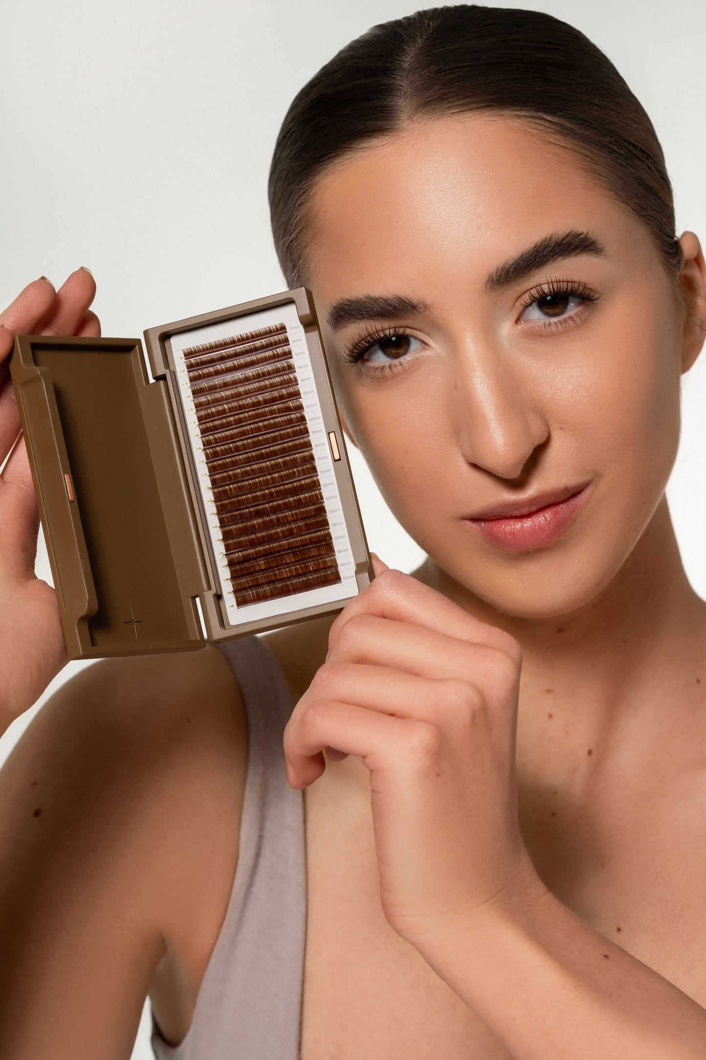 Brown Artistry Shades |  Bear Hugs  |  Everything Lashes .03mm (20 Rows/Tray)